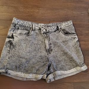 Refuge Denim Mom Denim Shorts Sz 13